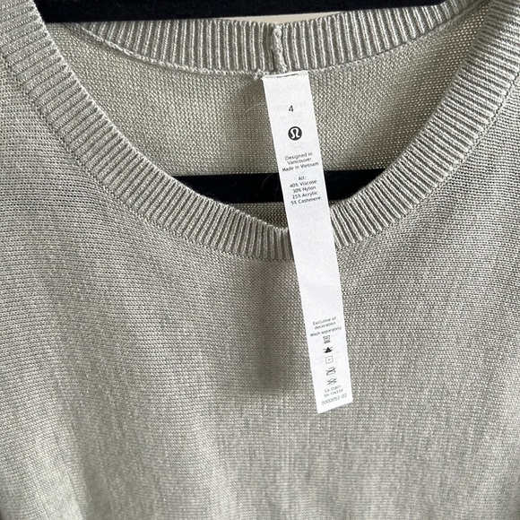 Lululemon Cashmere Blend Long Sleeve Sweater - 4 - Green - Picture 2 of 6